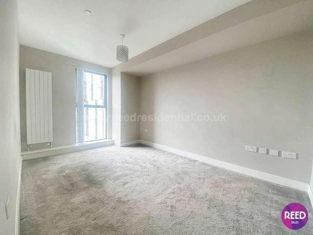Flat for sale in Alton Barnes, Essex