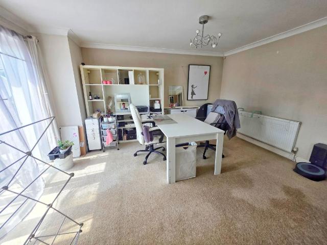 Flat for sale in Barnsley, Monk Bretton