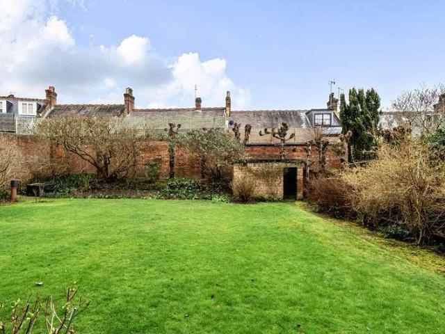 Flat for sale in Belsize Park, Greater London