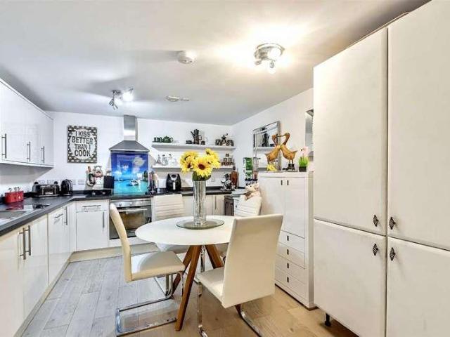 Flat for sale in Cauldwell, Bedford