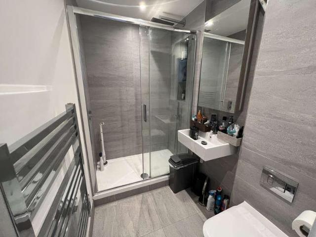 Flat for sale in Colindale, Greater London