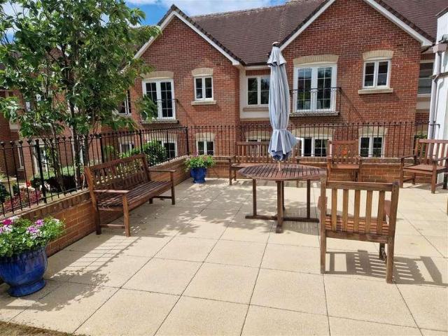 Flat for sale in Withycombe, Budlake