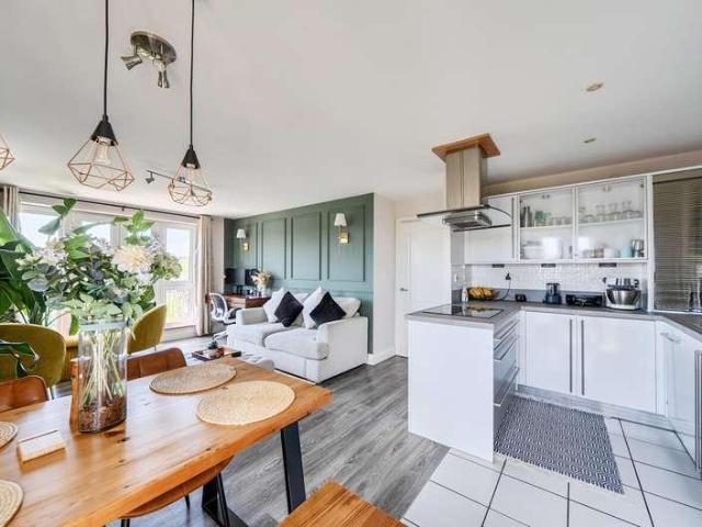Flat for sale in Newtown, Reading
