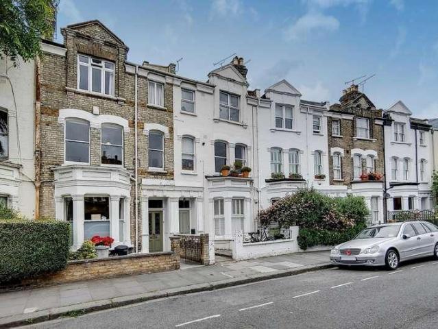 Flat for sale in Fulham, Greater London