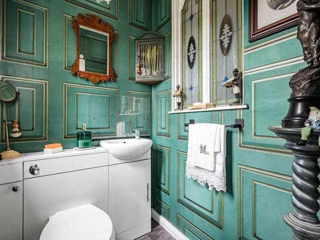 Flat for sale in Fossebridge, Gloucestershire