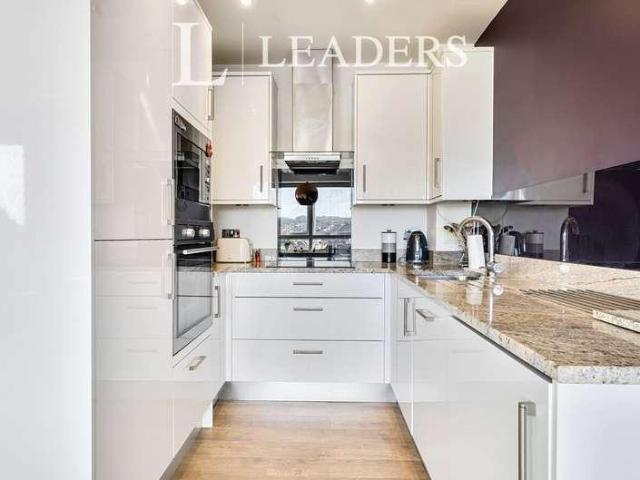 Flat for sale in Brook Street, Bourne Vale