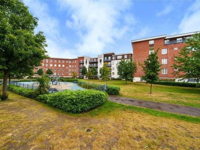 Flat for sale in Fishery, Maidenhead