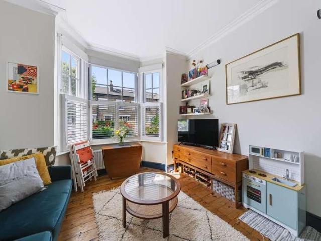 Flat for sale in Finchley, Greater London