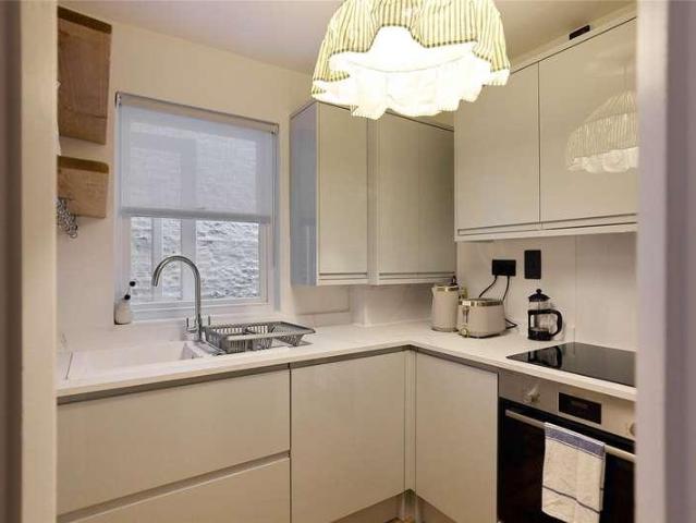 Flat for sale in Brook Green, Greater London