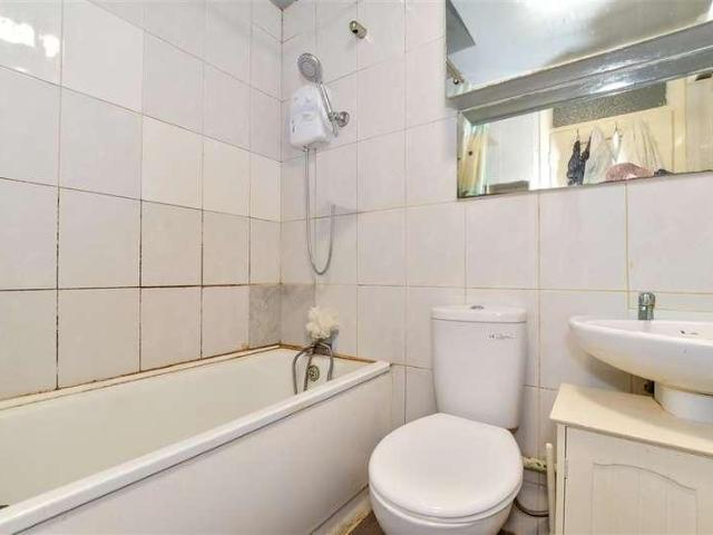 Flat for sale in Leyton, Greater London