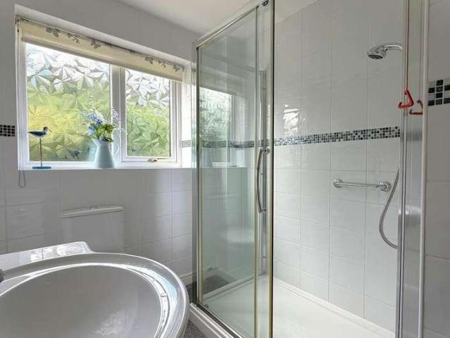 Flat for sale in Bromsgrove, Worcestershire