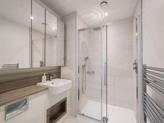 Flat for sale in Colindale Gardens, Greater London