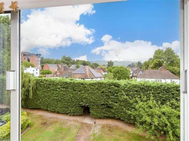 Flat for sale in South Park, Red Hill