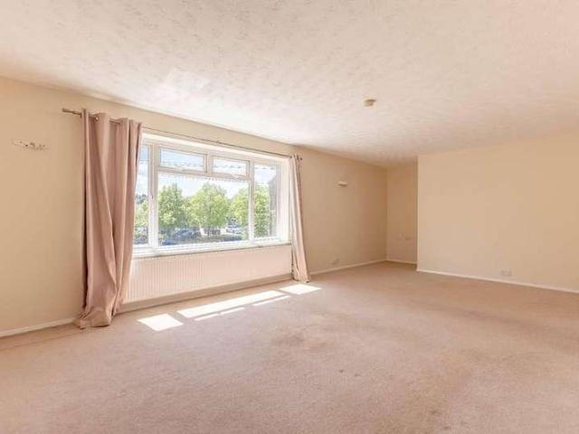 Flat for sale in Clewer Village, Windsor