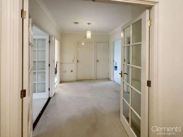 Flat for sale in Pouchen End, Hertfordshire