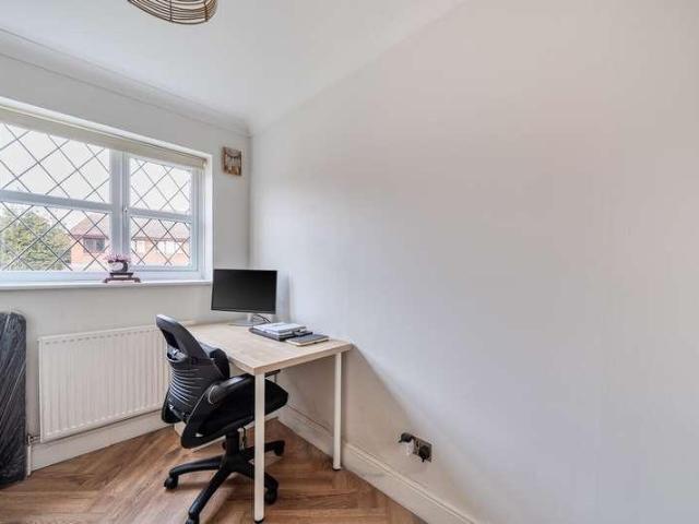 Flat for sale in Row Town, Surrey