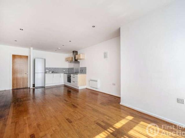 Flat for sale in Reading