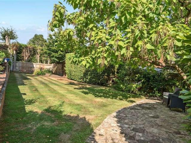 Flat for sale in Sheerwater, Woking