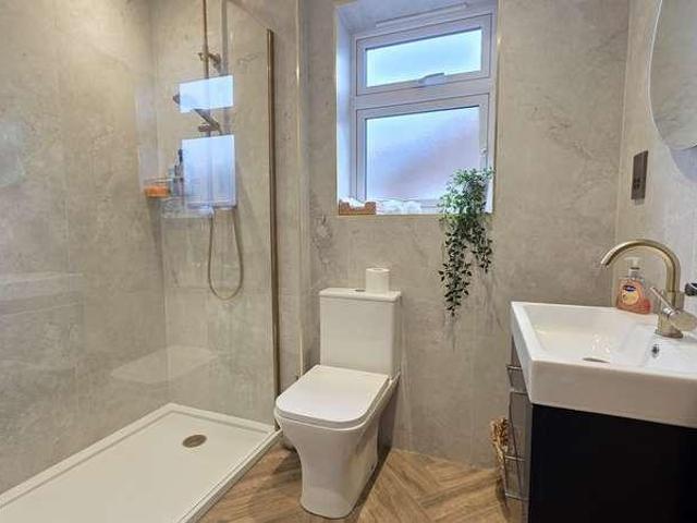 Flat for sale in Alderminster, Warwickshire