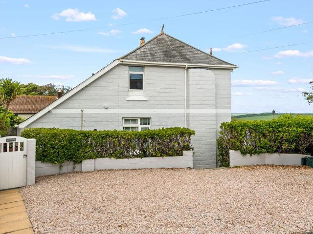 Flat for sale in Strode, Devon