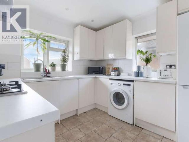 Flat for sale in Chessington, Greater London