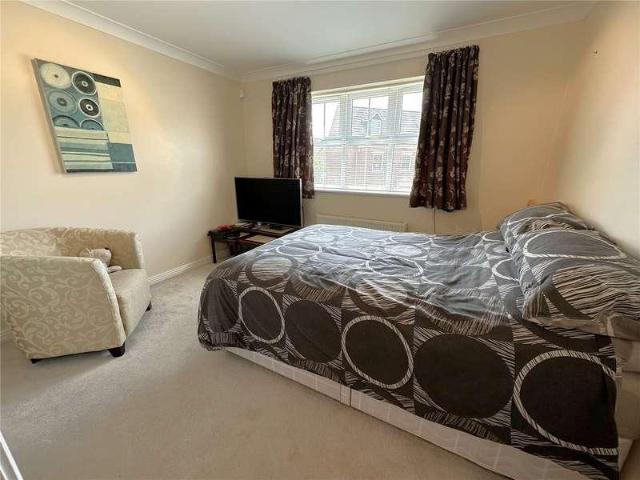 Flat for sale in Sovereign Harbour, Eastbourne