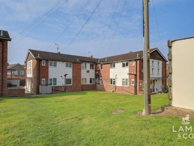 Flat for sale in Holland-on-Sea, Dale Hill