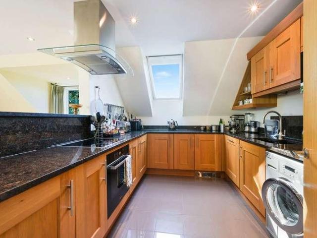 Flat for sale in Reigate, Reigate and Banstead