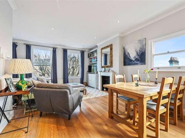 Flat for sale in London Borough of Hammersmith and Fulham, Greater London