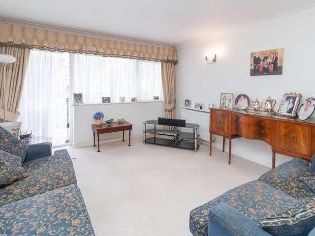 Flat for sale in Greater London