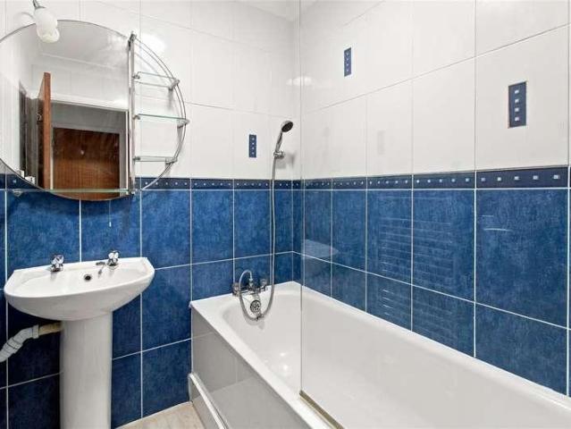 Flat for sale in Seaford, Iford