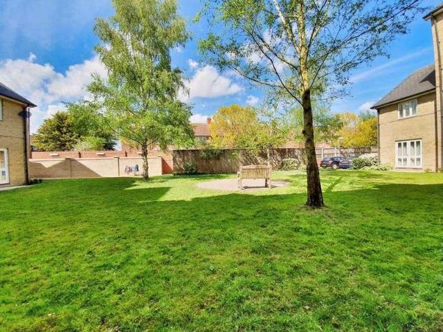Flat for sale in Key Street, Suffolk