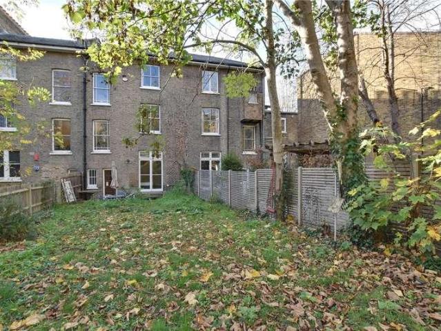 Flat for sale in London Borough of Lewisham, Deptford