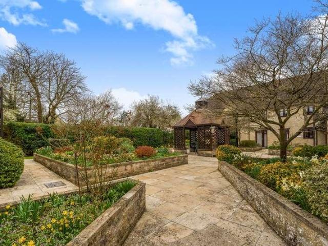 Flat for sale in Black Bourton, Oxfordshire