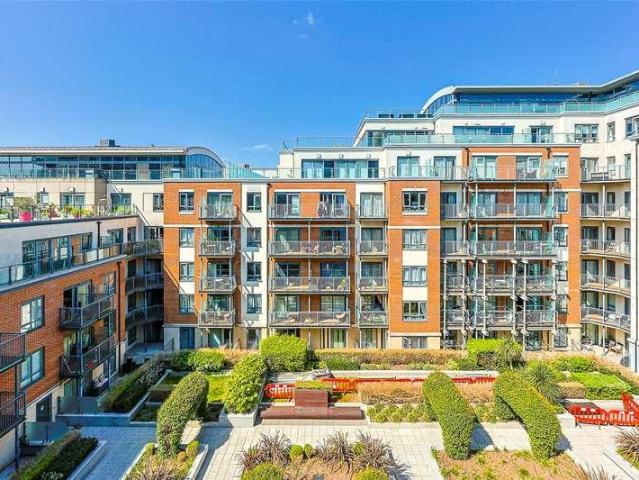 Flat for sale in Colindale, Greater London