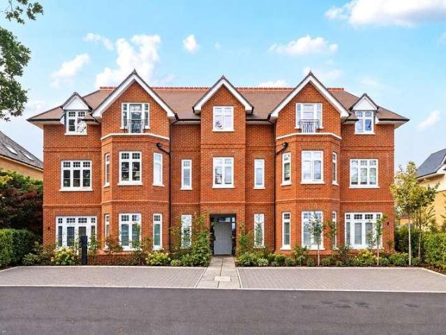 Flat for sale in Lower Green Esher, Blackhills