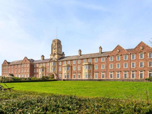 Flat for sale in Caerleon, Wales