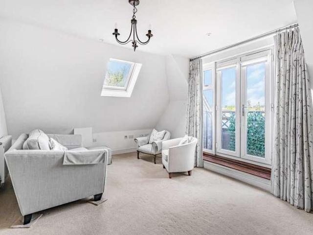 Flat for sale in Cobham, Elmbridge
