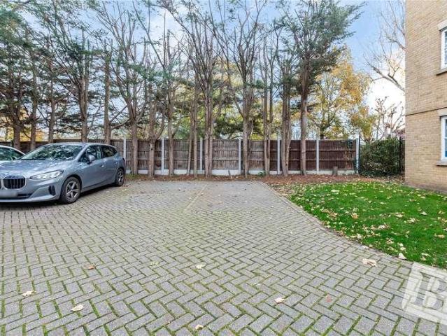 Flat for sale in Rush Green, Greater London