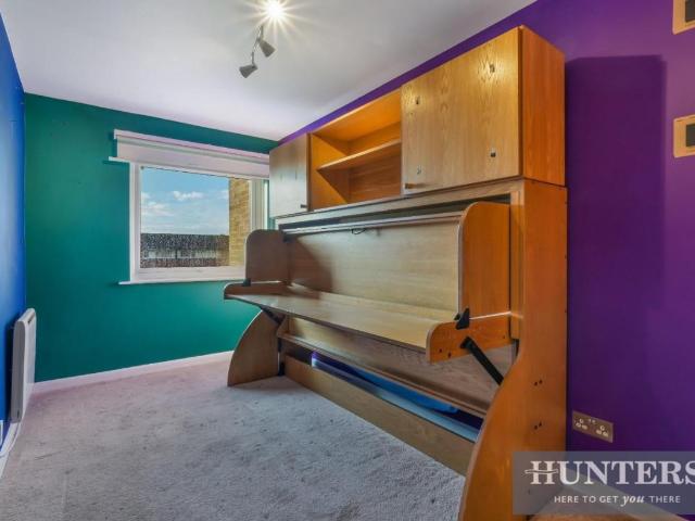 Flat for sale in London Borough of Hounslow, Hanworth