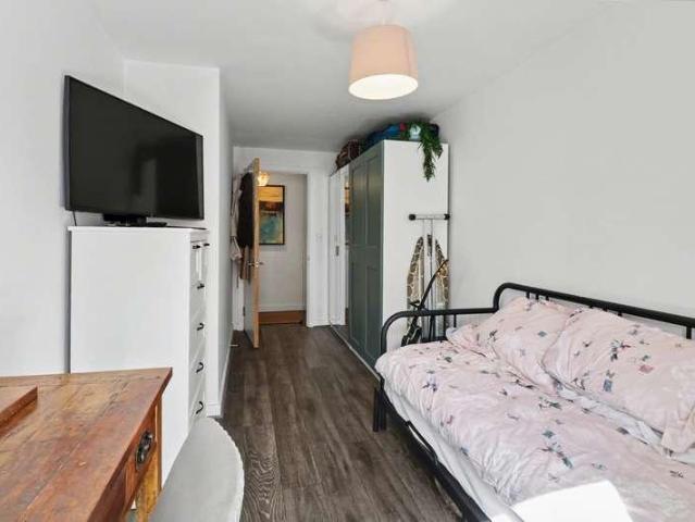Flat for sale in Georgia, Greater Manchester