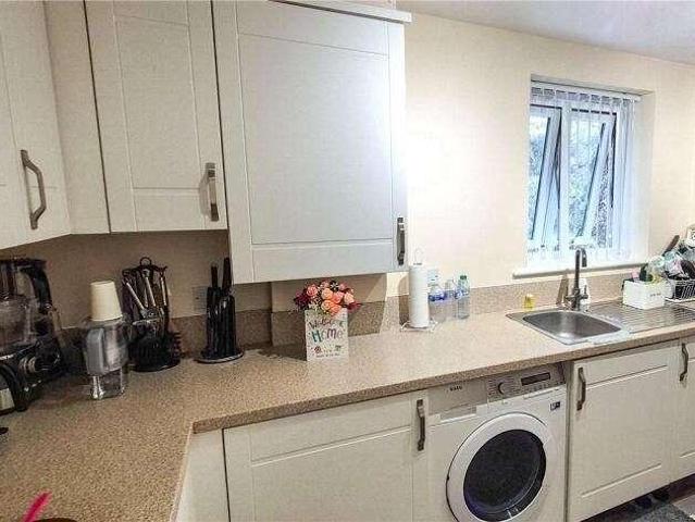 Flat for sale in Luton, Chatham