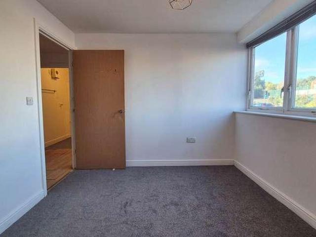 Flat for sale in Key Street, Suffolk