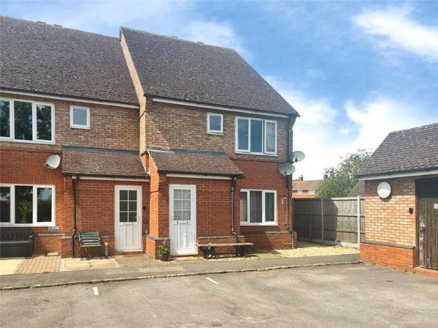 Flat for sale in Marsh Gibbon, Buckinghamshire