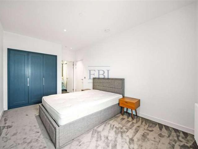 Flat for sale in London City Island, Greater London