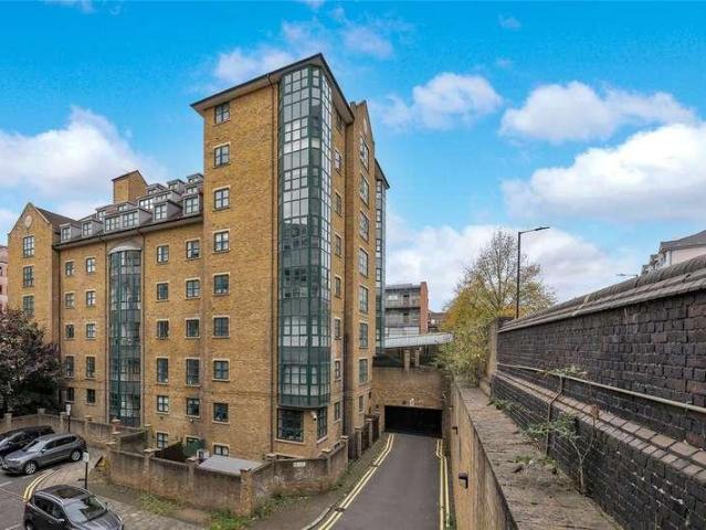 Flat for sale in St. John's Wood, Greater London