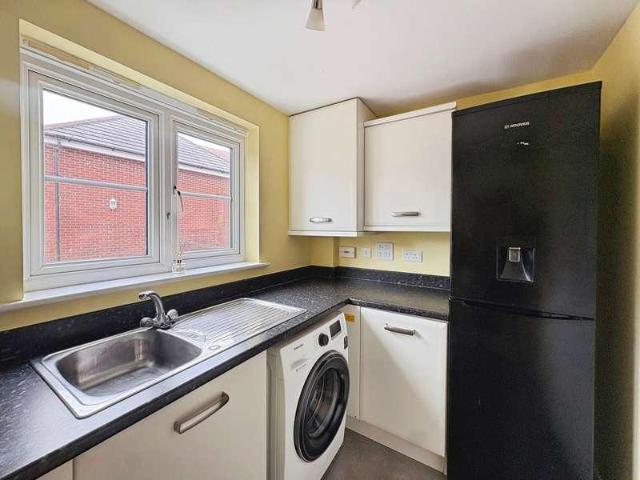 Flat for sale in East Cowes, Isle Of Wight