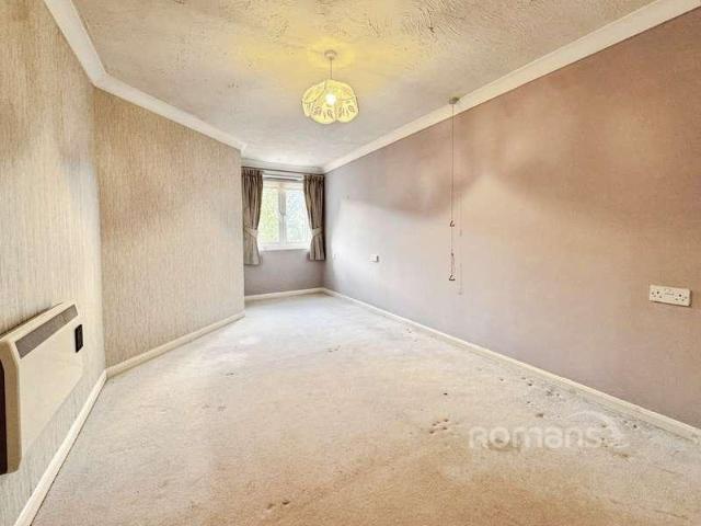 Flat for sale in College Town, Sandhurst