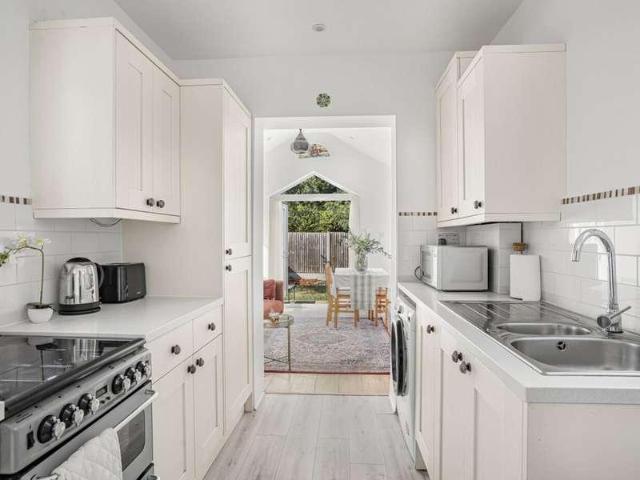 Flat for sale in Hanger Hill Garden Estate, Greater London