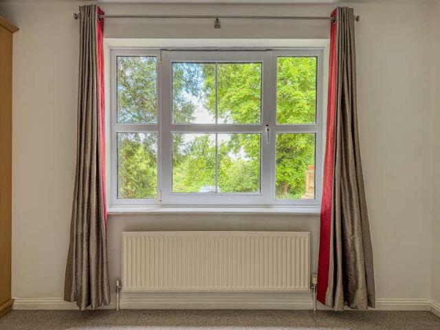 Flat for sale in Ashlyns Estate, Pouchen End